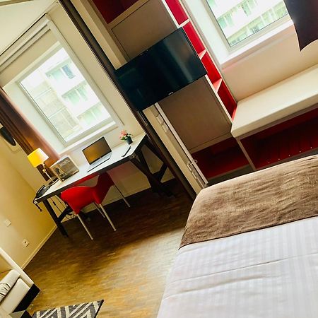 Standing Hotel Suites By Actisource Roissy-en-France Esterno foto